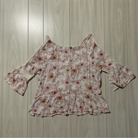 Flowered Cold-Shoulder Blouse - Picture 2 of 4